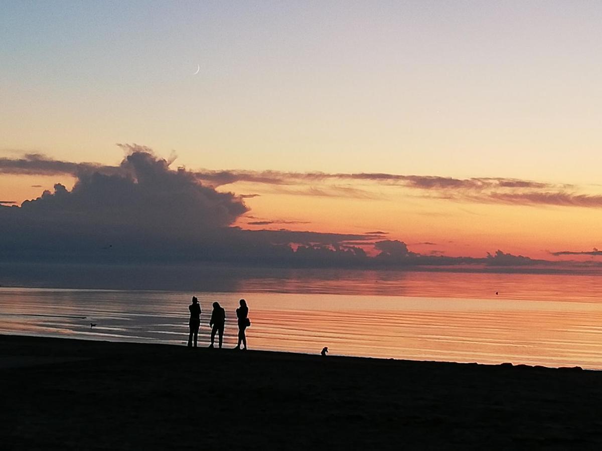 15 Minutes From The Beach And City Center 7 Minutes From The Airport Рига Екстер'єр фото